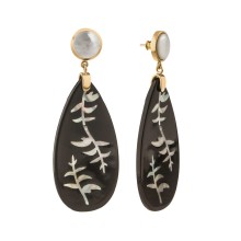 Podłużne czarne kolczyki z masą perłową z kolekcji Vietnam