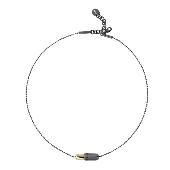 Krótki, delikatny naszyjnik w grafitowym kolorze z kolekcji Pills Orska biżuteria