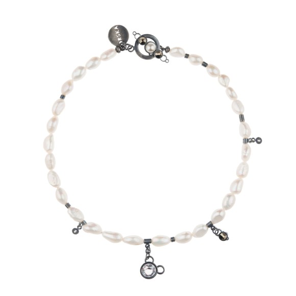 Elegancki naszyjnik z perłami i srebrnymi zawieszkami z kolekcji Soda ORSKA