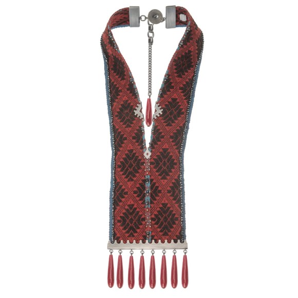 Artystyczny, ręcznie wyszywany kamieniami naturalnymi naszyjnik, z kolekcji Peru marki ORSKA biżuteria