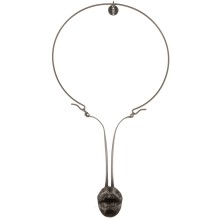 Naszyjnik z oryginalną zawieszką w kształcie ust z kolekcji Body