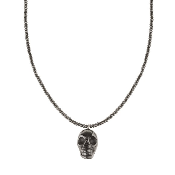 Ręcznie wykonany naszyjnik z hematytów z wisiorem w kształcie czaszki z kolekcji Revolt marki ORSKA biżuteria