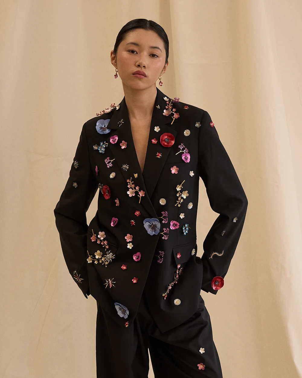 Kolorowe piny i broszki w kształcie kwiatów marki ORSKA biżuteria